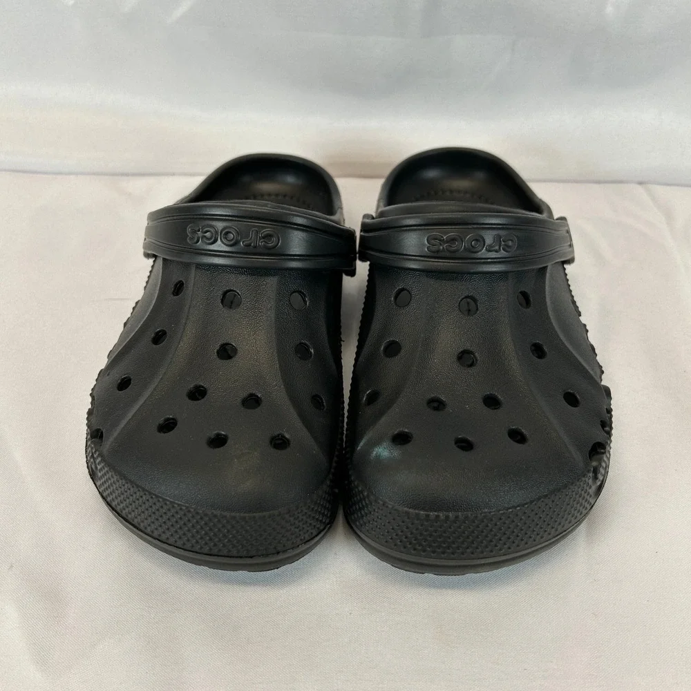 Crocs Baya Clog Kids Size J2 Black Slip On Water Shoes Breathable Sandals